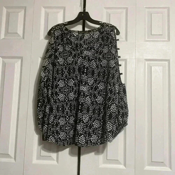 always indigo Tops - Always Indgio black & white blouse top shirt NWT